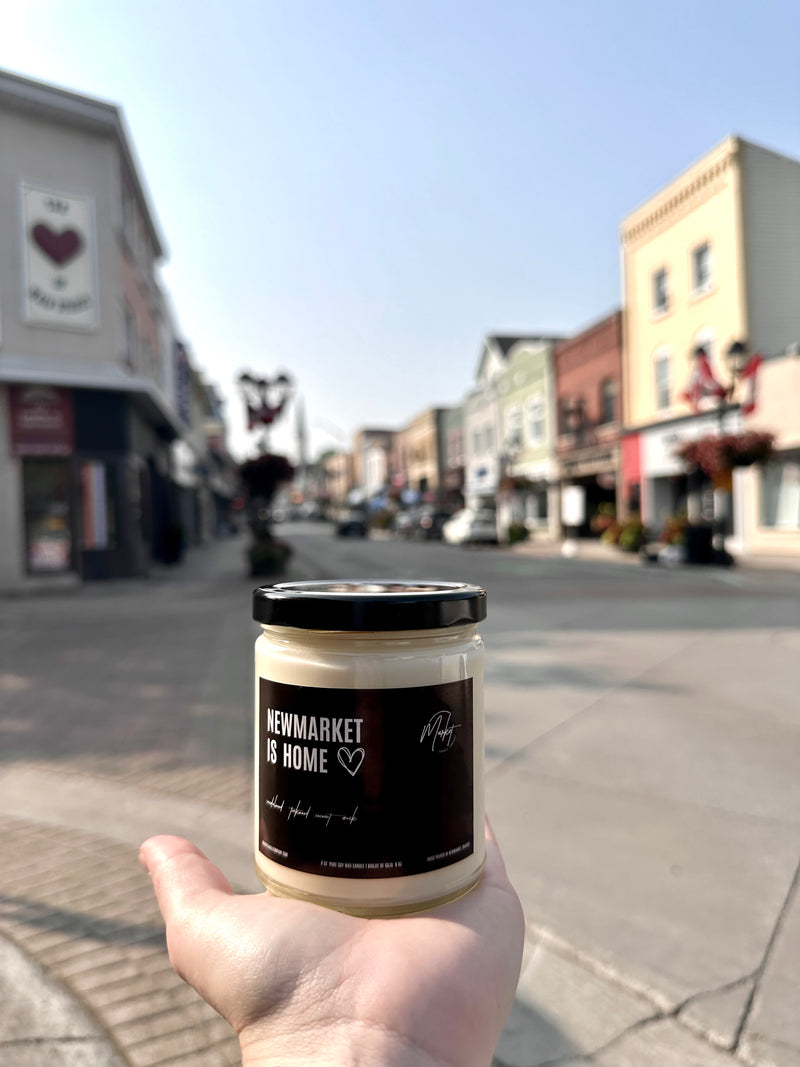 NEWMARKET EST À LA MAISON - SOUTENEZ LE GARDE-MANGER DE NEWMARKET - BOUGIE DE SOJA